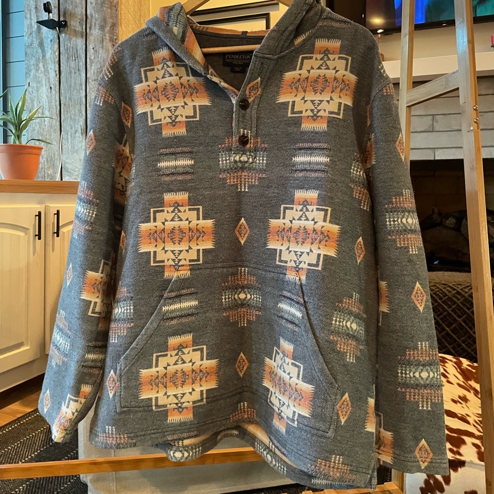 Pendleton sweater size L